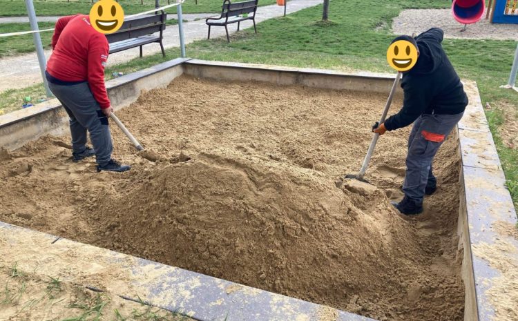  Piesok v pieskoviskách na Dopravnej a Sklabinskej ulici už je vymenený